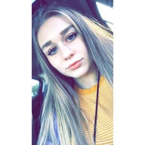 Meet your Posher, Courtney